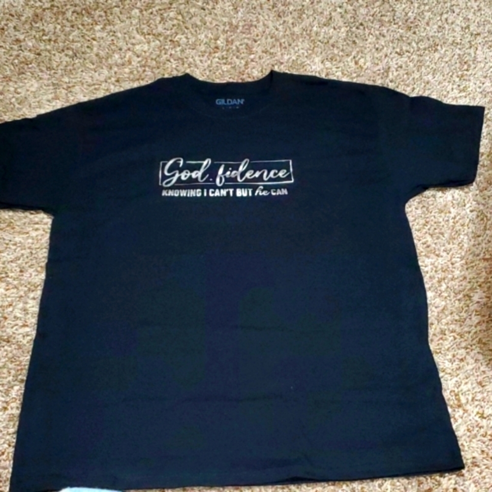 NWOT-God.fidence T-SHIRT